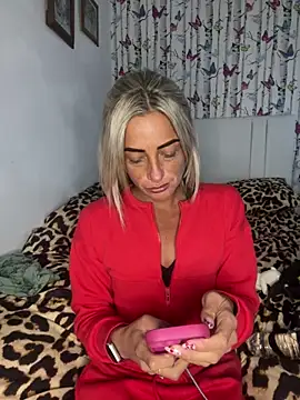 Snapshot of ScarlettGold_ chatting on March 2026 01:33:02 PM ScarlettGold online show from March 2026 01:33:02 PM
