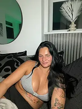 Destinylovex online show from April 2026 08:25:02 PM