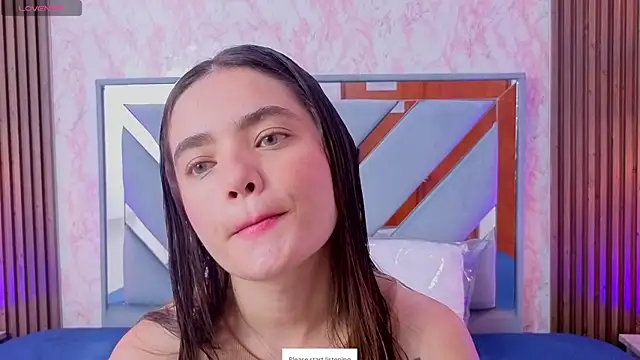 Snapshot of LittleeSara18 chatting on May 2026 11:20:01 AM LittleeSara18 online show from May 2026 11:20:01 AM