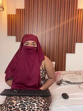 Snapshot of Desert_queens chatting on March 2026 02:34:01 PM Desert queens online show from March 2026 02:34:01 PM