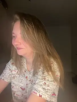 DistrictGirl online show from May 2026 09:34:01 PM