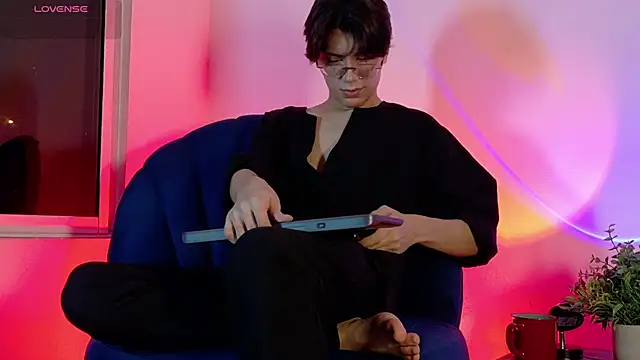 lui x dust online show from June 2026 03:19:02 AM