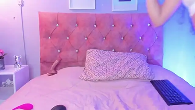 lilirousee online show from March 2026 07:06:02 PM