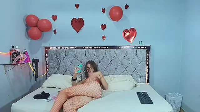 ahnaysex online show from February 2026 08:51:01 PM