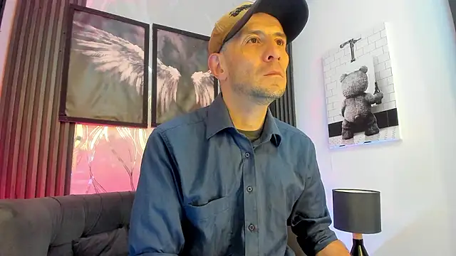 Snapshot of Milanwhite_ chatting on February 2026 11:30:01 AM Milanwhite online show from February 2026 11:30:01 AM