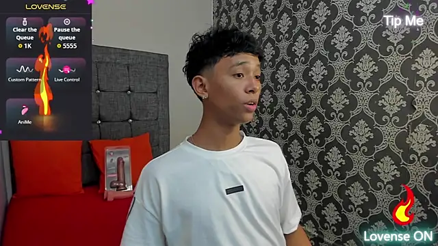 Snapshot of Little_Twink19x chatting on June 2026 08:55:02 PM Little Twink19x online show from June 2026 08:55:02 PM