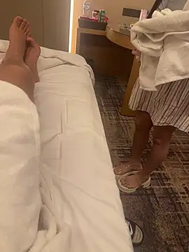 Snapshot of zhuendong000001 chatting on April 2026 11:37:02 AM zhuendong000001 online show from April 2026 11:37:02 AM