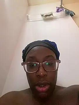 Snapshot of Sinfulwaterfalls chatting on March 2026 06:48:01 PM Sinfulwaterfalls online show from March 2026 06:48:01 PM