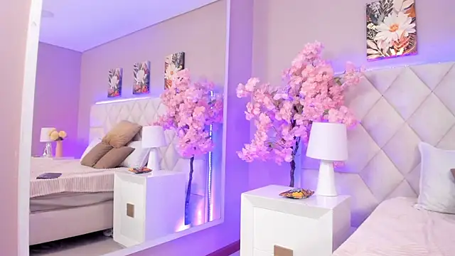 Bianca Monroe  online show from April 2026 08:09:01 PM