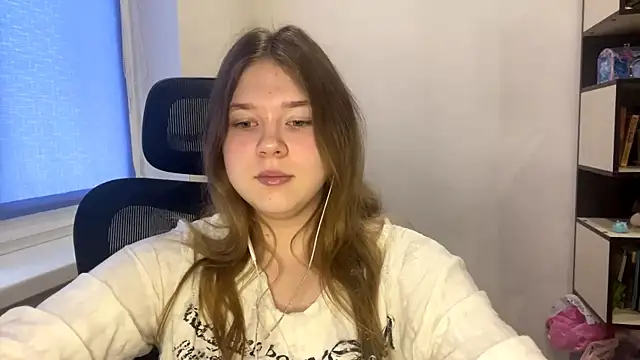 TomikoPfau online show from April 2026 03:15:01 AM