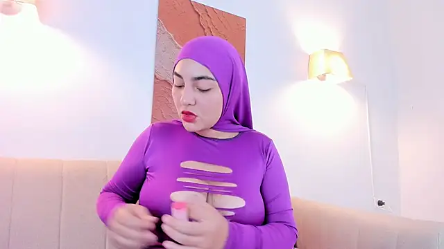 Snapshot of Malika_Noor chatting on May 2026 02:11:01 PM Malika Noor online show from May 2026 02:11:01 PM