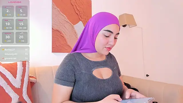 Snapshot of Malika_Noor chatting on May 2026 03:07:01 PM Malika Noor online show from May 2026 03:07:01 PM