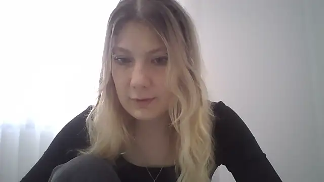 Snapshot of Foxy_Bright chatting on March 2026 12:34:01 PM Foxy Bright online show from March 2026 12:34:01 PM