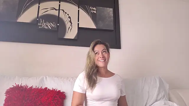 Snapshot of Paula_Brown88 chatting on May 2026 07:09:02 PM Paula Brown88 online show from May 2026 07:09:02 PM
