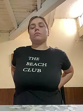 Snapshot of Larajeans- chatting on February 2026 06:06:02 PM Larajeans- online show from February 2026 06:06:02 PM