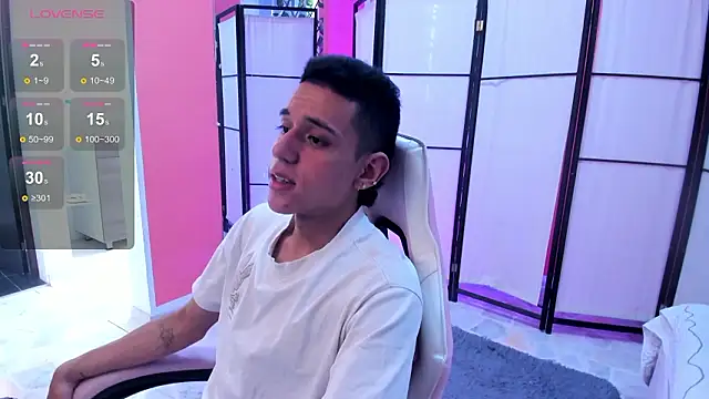 dominicjonnes online show from March 2026 07:51:02 PM