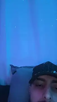 Snapshot of SantiagoHincapiie chatting on March 2026 08:43:01 AM SantiagoHincapiie online show from March 2026 08:43:01 AM