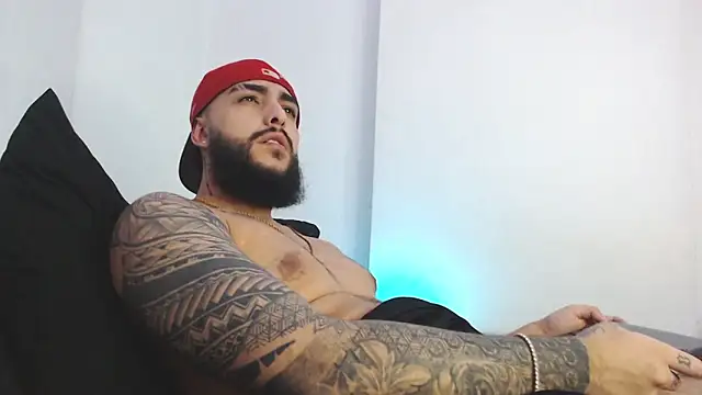 SantiagoHincapiie online show from March 2026 05:11:02 AM