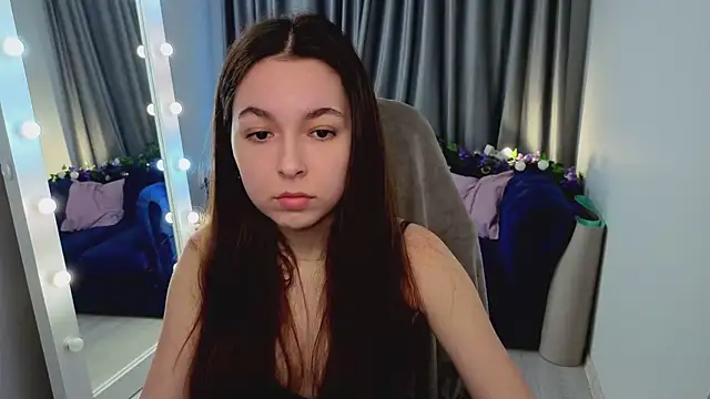 BellaThery online show from April 2026 05:03:02 AM