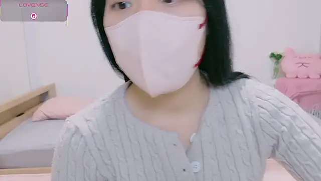 natsuka-chan online show from April 2026 11:05:02 AM