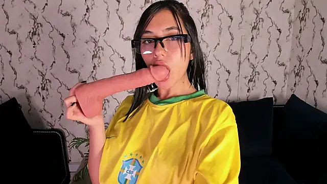 Snapshot of Fiorelaa_ chatting on June 2026 11:53:02 AM Fiorelaa online show from June 2026 11:53:02 AM
