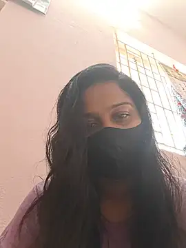 Snapshot of Shaliniqueen chatting on June 2026 06:40:01 AM Shaliniqueen online show from June 2026 06:40:01 AM