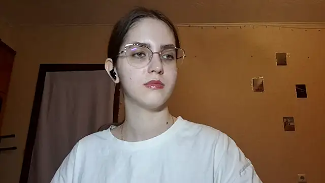 Katelemon online show from April 2026 02:15:01 PM