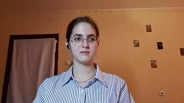Katelemon online show from May 2026 10:53:01 AM