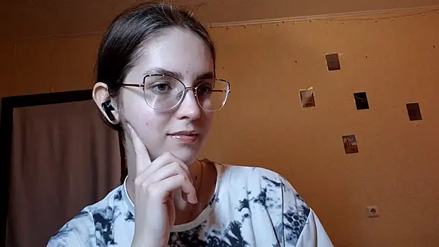 Katelemon online show from May 2026 01:50:02 PM