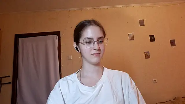 Katelemon online show from June 2026 01:11:01 PM