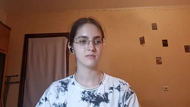 Katelemon online show from July 2026 02:21:01 PM
