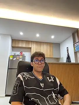 Snapshot of Apolo_137 chatting on April 2026 02:23:01 AM Apolo 137 online show from April 2026 02:23:01 AM