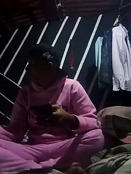 zeus23cm1 online show from February 2026 12:36:01 PM