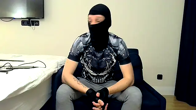 Snapshot of RyanRubber chatting on April 2026 08:25:02 PM RyanRubber online show from April 2026 08:25:02 PM