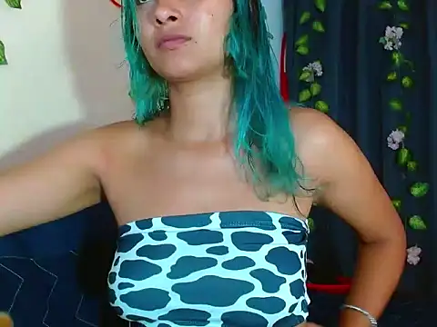 powderblu69 online show from May 2026 12:50:01 AM
