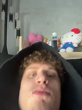 Snapshot of PAPITRVN chatting on February 2026 09:27:02 PM PAPITRVN online show from February 2026 09:27:02 PM