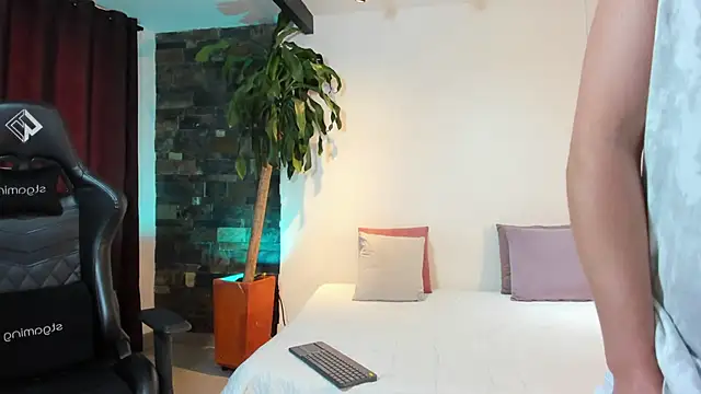 SamJoness  online show from March 2026 08:04:02 PM