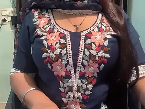 Snapshot of Avneet_kaurr1 chatting on April 2026 02:27:02 AM Avneet kaurr1 online show from April 2026 02:27:02 AM