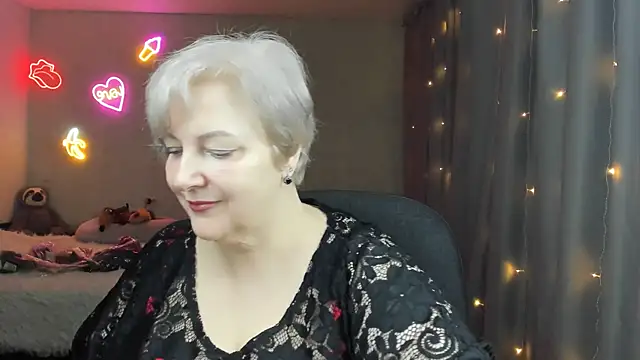 Mary-Leee online show from April 2026 05:32:02 AM