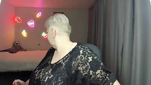 Mary-Leee online show from May 2026 05:37:01 AM