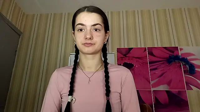 Snapshot of TuFoth chatting on February 2026 08:12:02 AM TuFoth online show from February 2026 08:12:02 AM