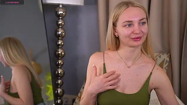 BabyBeckkky online show from March 2026 08:43:01 AM