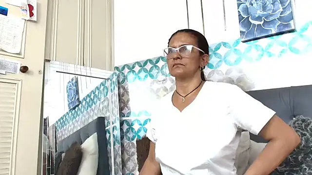 Lorenaluna online show from March 2026 02:31:02 PM