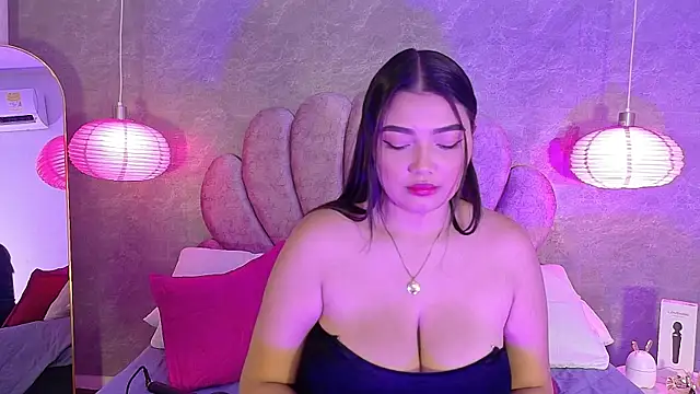 Snapshot of ArianaRougee chatting on July 2026 03:31:02 AM ArianaRougee online show from July 2026 03:31:02 AM