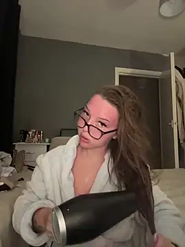 Bellesweett online show from April 2026 07:14:01 PM