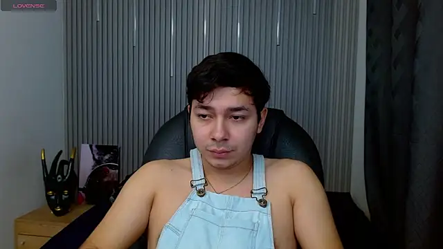 Julian Smith21 online show from April 2026 12:35:01 AM