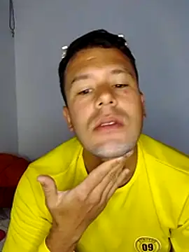 Snapshot of Ferrandiz23 chatting on February 2026 09:13:01 PM Ferrandiz23 online show from February 2026 09:13:01 PM