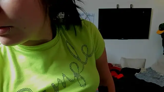 Snapshot of angelique_dubois chatting on February 2026 03:37:02 AM angelique dubois online show from February 2026 03:37:02 AM