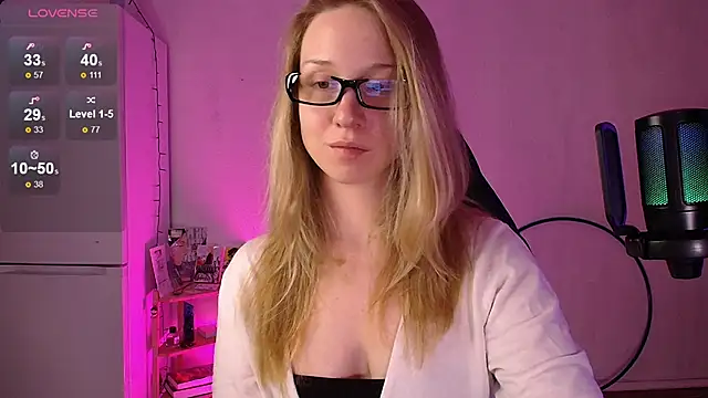 SatinSinner online show from March 2026 03:47:01 PM