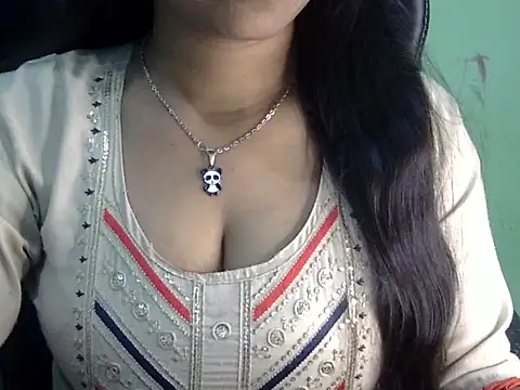 cute momo love online show from April 2026 06:25:02 AM